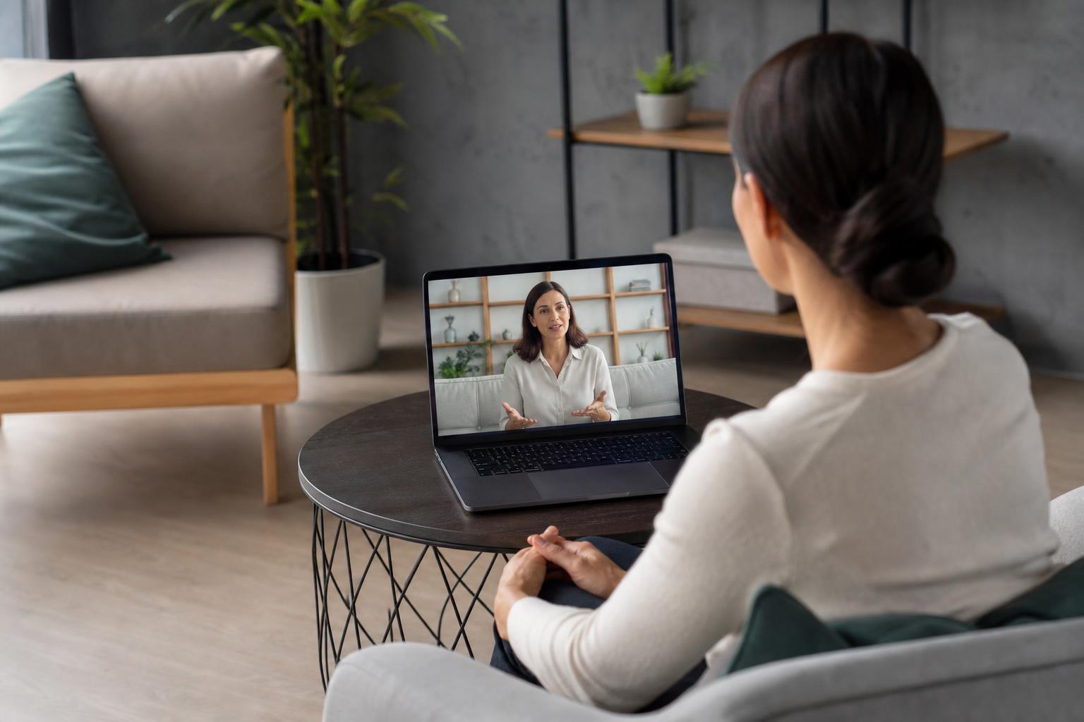 Como a terapia online ajuda mulheres a superar a síndrome do impostor